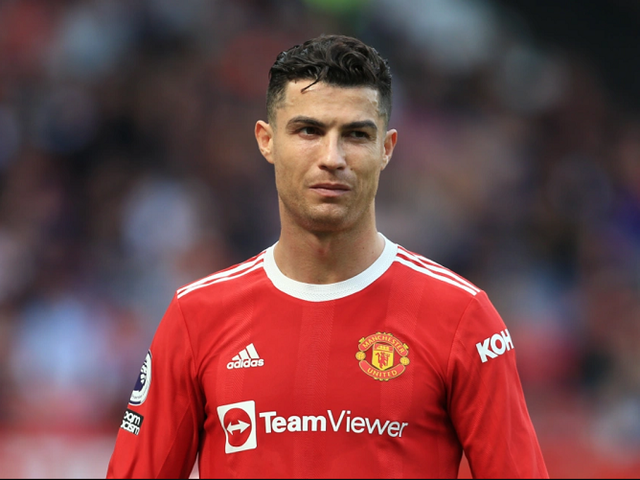 Ronaldo nhận tiền thưởng “6 con số” từ MU trước khi đề nghị ra đi