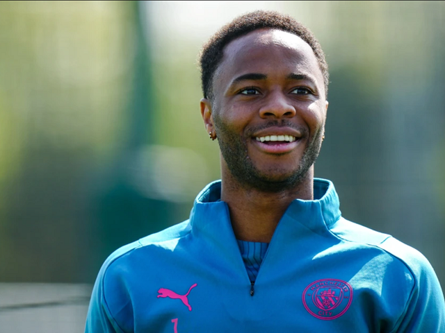 Chelsea chính thức công bố mức phí mua Sterling từ Man City