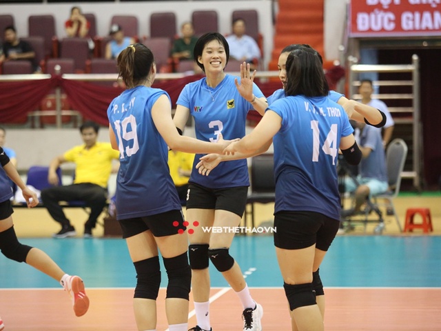 Thanh Thúy làm lu mờ ngoại binh Thanh Hoá, VTV Bình Điền Long An đụng Thái Bình ở bán kết