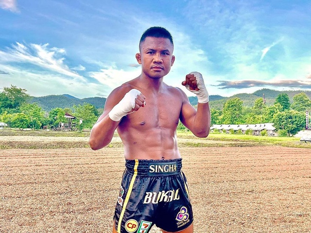 Buakaw Banchamek kí hợp đồng với giải Boxing tay trần