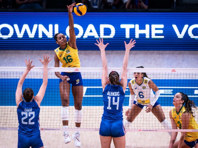 Đinh ba tỏa sáng đưa bóng chuyền nữ Brazil lần thứ 3 liên tiếp vào chung kết VNL
