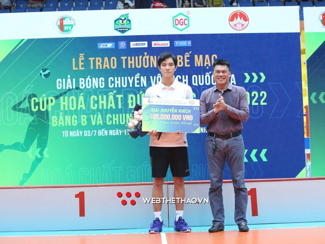 Trao giải cá nhân xuất sắc nhất bóng chuyền nữ VĐQG 2022: Gọi tên Polina và Bích Tuyền