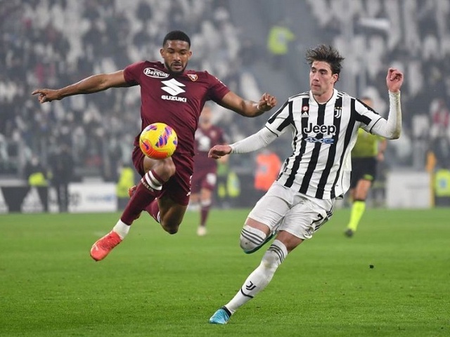 Juventus mua hậu vệ gần 50 triệu euro từ đối thủ cùng thành phố
