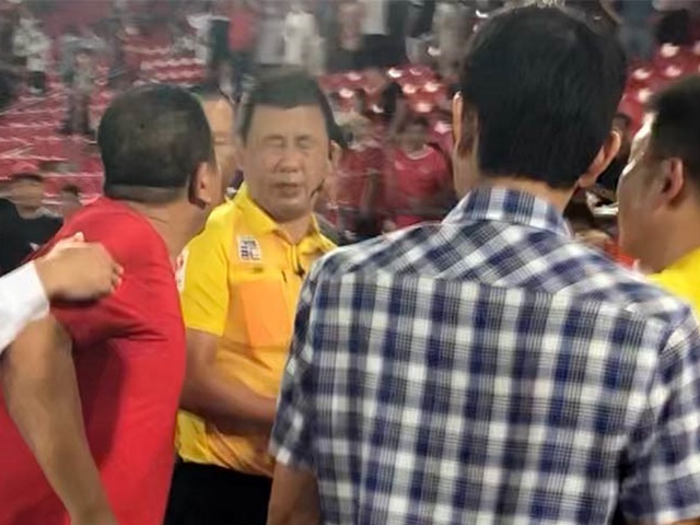 Trọng tài Hoàng Ngọc Hà bàng hoàng kể lại sự cố bị CĐV Hải Phòng nhổ nước bọt vào mặt