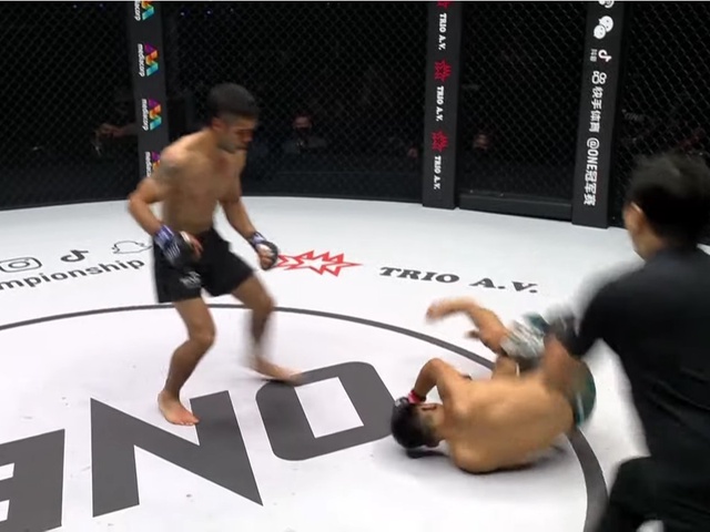 ONE 159: Chiêm ngưỡng hai cú knockout bay người đối thủ 