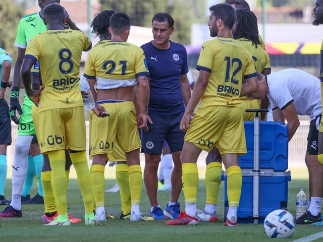 Một tuần trước Ligue 2 khởi tranh, Quang Hải tập luyện ra sao?