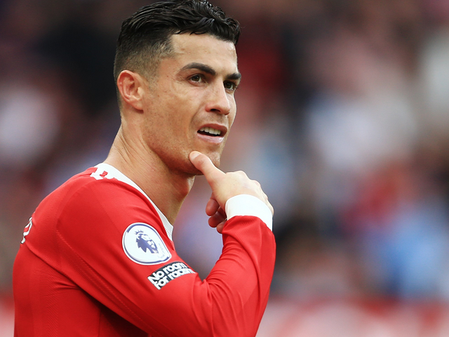 Ronaldo ngạc nhiên khi MU đưa ra điều kiện chuyển nhượng
