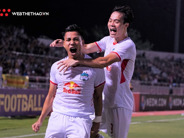 HAGL lột xác nhờ V.League 2022 đứt quãng... 4 tháng