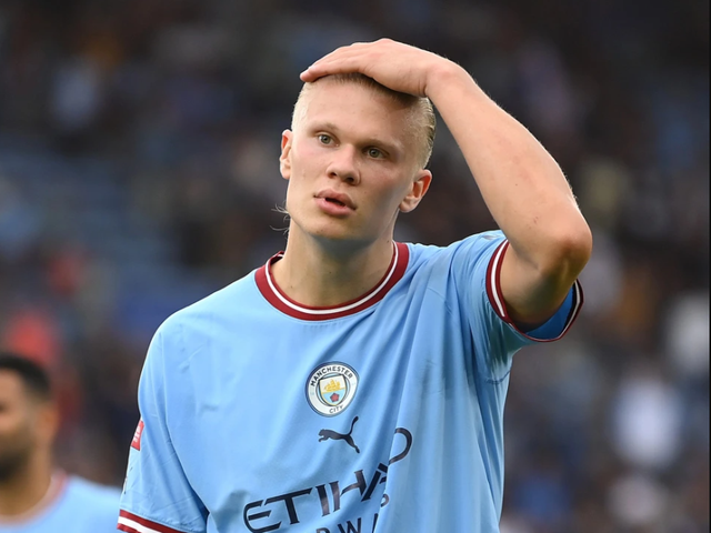 Xem Haaland bỏ lỡ bàn thắng khó tin cho Man City trước Liverpool