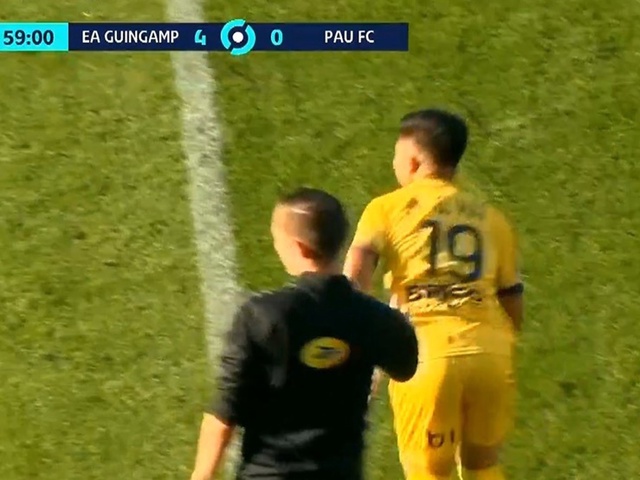 Chỉ cần 30 phút, Quang Hải trở thành cầu thủ hay nhất Pau FC