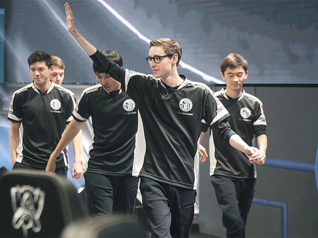 Team SoloMid rút lui khỏi LCS: Giải đấu kém sức hút hay do vấn đề nội bộ?