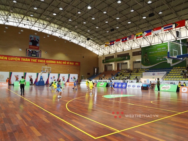 Khoác áo mới cho giải bóng rổ học sinh Hà Nội