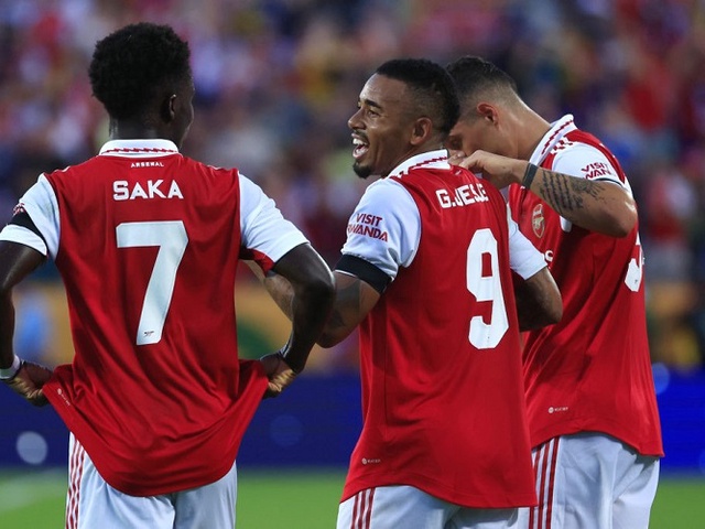 Arsenal biến đổi kinh ngạc: 2 cầu thủ trụ lại từ trận đầu tiên của Arteta