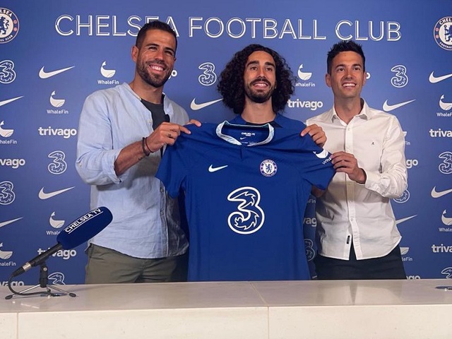 Cucurrella đến Chelsea là hậu vệ đắt thứ 7 mọi thời đại 