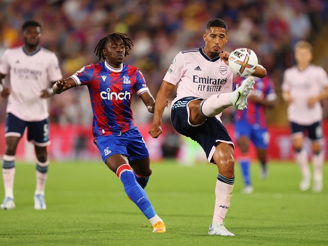 Hậu vệ Arsenal được gọi là “Rio Ferdinand” sau trận thắng Palace
