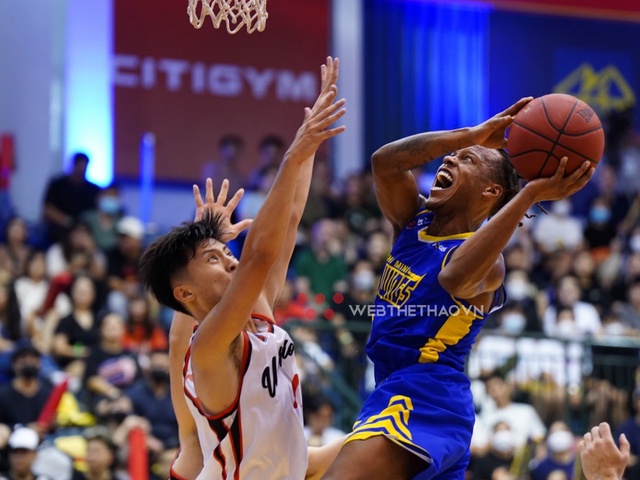 Ho Chi Minh City Wings thua trận sân nhà thứ 3, cuộc đua Playoffs trở nên phức tạp