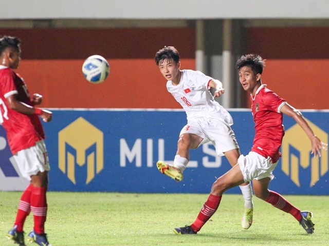 Công Phương ghi bàn, U16 Việt Nam thua ngược Indonesia, có nguy cơ cao bị loại