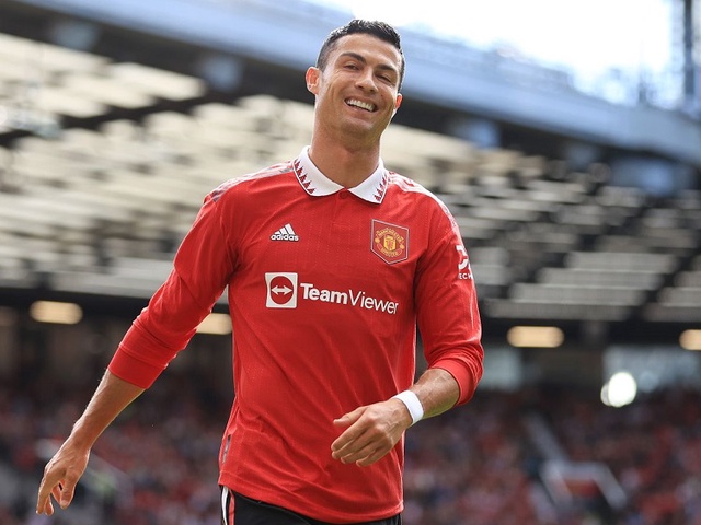 Ronaldo gửi thông điệp tới Ten Hag trước trận mở màn với MU