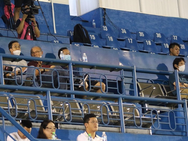 HLV Park Hang Seo và Gong Oh Kyun không ngồi cùng “chiến tuyến” khi xem giò U19 Việt Nam