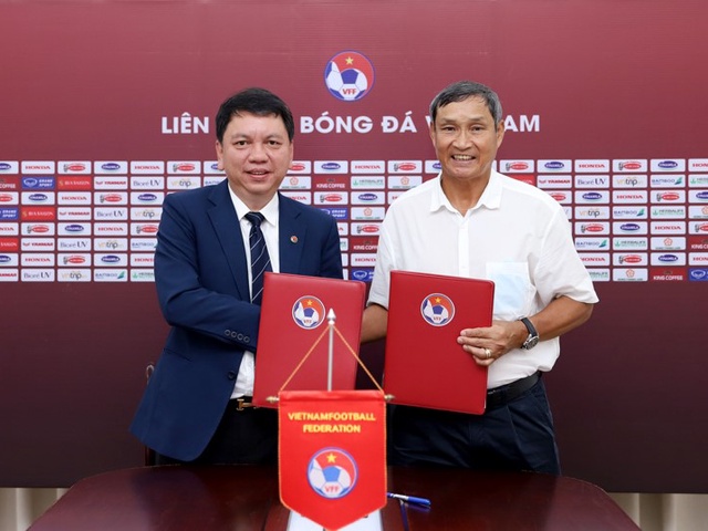 HLV Mai Đức Chung được gia hạn hợp đồng, dẫn dắt nữ Việt Nam dự World Cup 2023
