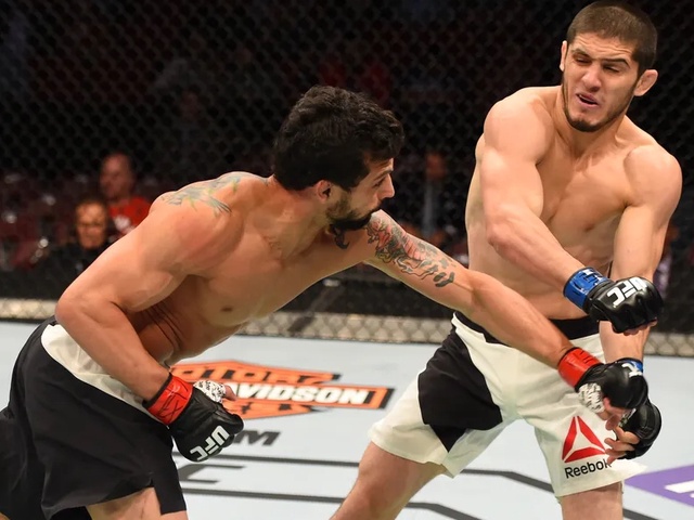 Võ sĩ từng hạ Islam Makhachev: Charles Oliveira vẫn nằm cửa trên
