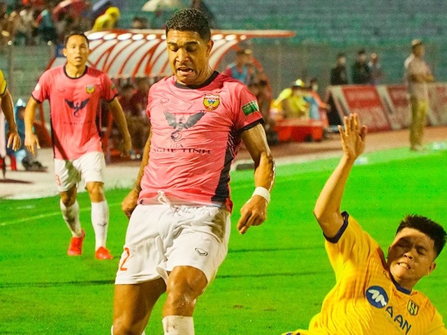 SLNA không thắng trận thứ 6 liên tiếp, xa rời Top 3 V.League 2022