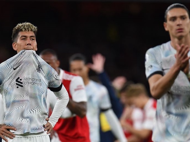 Liverpool khởi đầu Ngoại hạng Anh tệ chưa từng thấy sau 10 năm