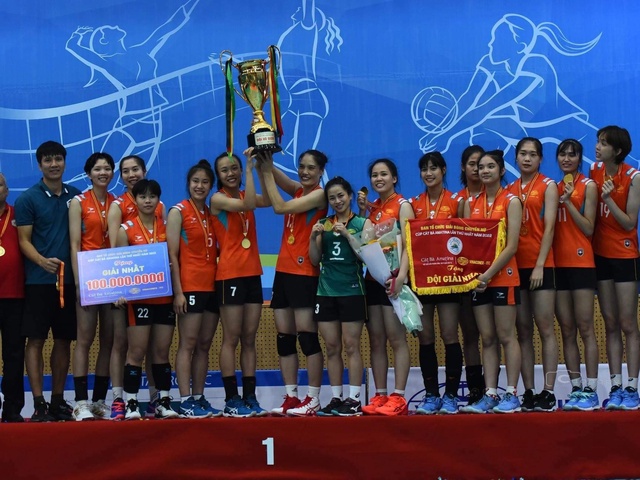 Hóa chất Đức Giang vô địch giải bóng chuyền Cúp Cát Bà - Amatina 2022