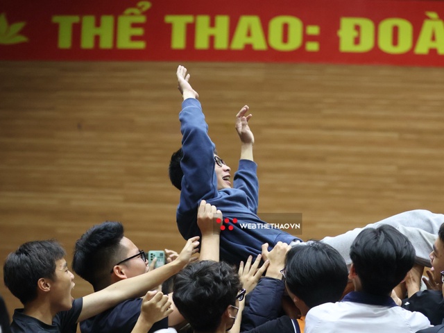 Chuyên Nguyễn Huệ: Cân bằng giữa học và bóng rổ trong hành trình vô địch Giải học sinh Hà Nội