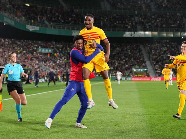 Ansu Fati ghi bàn thắng được mong chờ nhất cho Barca