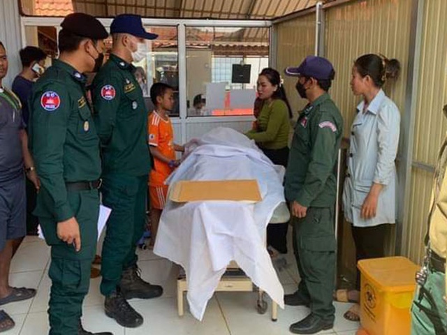 Thi đấu dưới nắng nóng, VĐV bóng chuyền ngất xỉu và cái kết đau lòng
