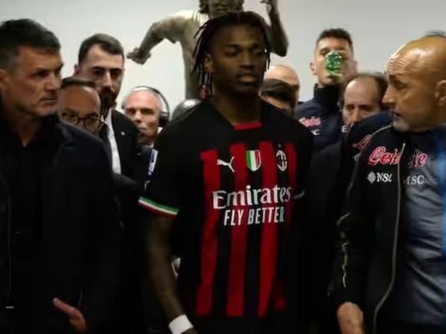 Maldini và Spalletti cãi nhau trong đường hầm trận Napoli-Milan