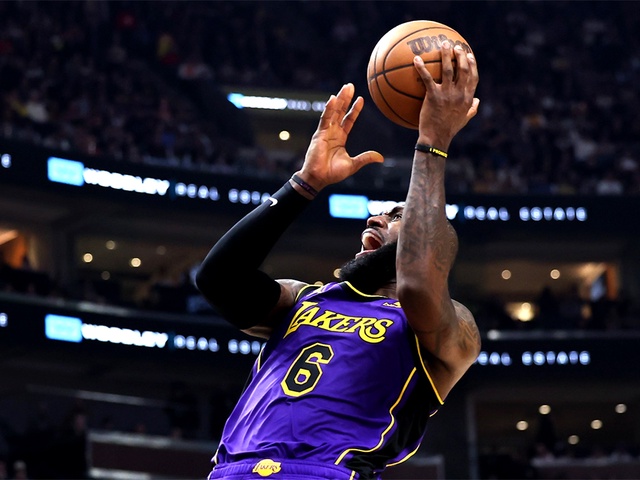 LeBron James ghi điểm mang về chiến thắng, Los Angeles Lakers chốt vé play-in