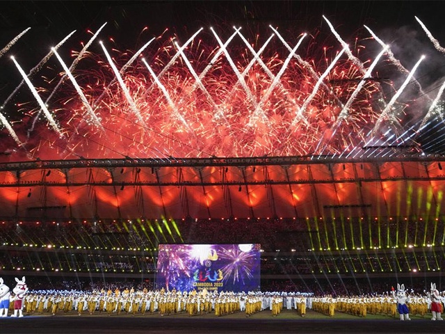 Lễ bế mạc SEA Games 32: Lời tạm biệt ấn tượng của Campuchia