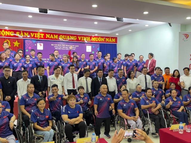 Trang trọng Lễ xuất quân Đoàn thể thao người khuyết tật Việt Nam dự ASEAN PARAGAMES 12