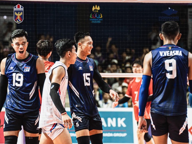 Đội tuyển bóng chuyền nam Campuchia nhận thưởng khổng lồ sau SEA Games 32