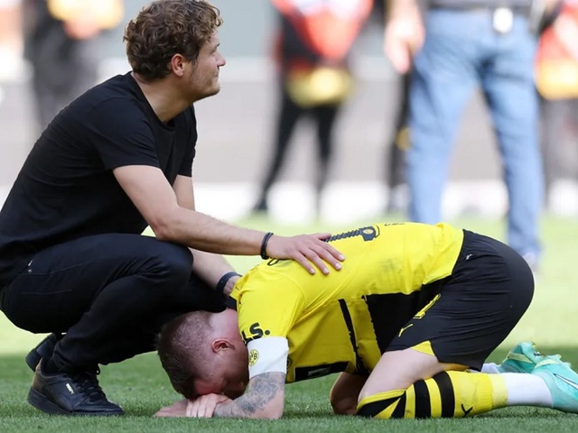 Dortmund mất chức vô địch vào tay Bayern theo cách khó tin