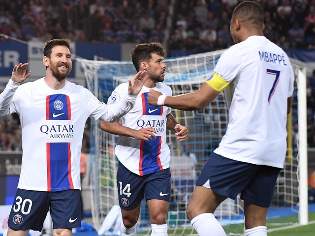 Messi vượt qua số bàn của Ronaldo trong ngày PSG vô địch Ligue 1