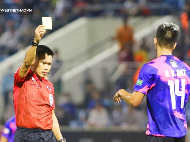 Trọng tài nội lại sai lầm, V.League cầu cứu đến “vua ngoại” từ Thái Lan