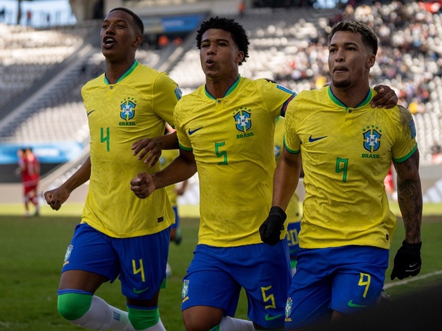 Brazil chơi với 10 người vẫn thắng đậm ở vòng 1/8 giải U20 thế giới