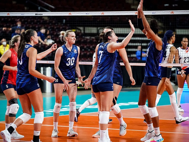 Trực tiếp bóng chuyền VNL 2023 31/5: Brazil đụng độ Trung Quốc