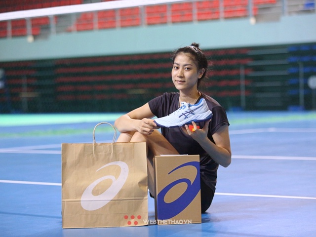 Đội tuyển bóng chuyền nữ Việt Nam nhận quà đặc biệt từ ASICS