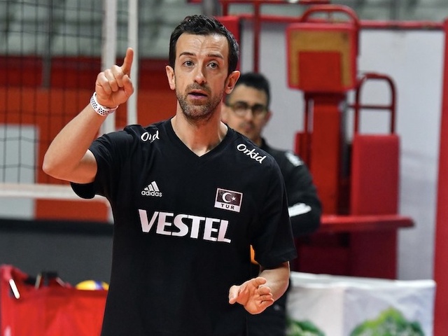 Cuộc đối đầu duyên nợ trên băng ghế huấn luyện Thổ Nhĩ Kỳ và Serbia tại VNL 2023