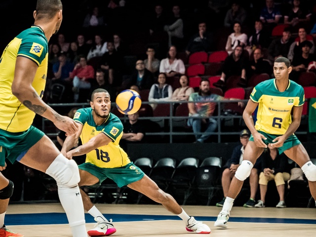 Ricardo Lucarelli toả sáng giúp bóng chuyền Brazil có khởi đầu ấn tượng tại VNL 2023
