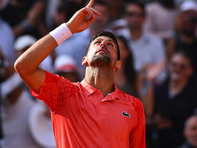 Carlos Alcaraz dính chấn thương, nhận thất bại trước Novak Djokovic ở bán kết Roland Garros 2023