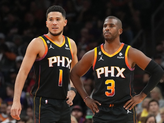 Phoenix Suns thanh lý hợp đồng Chris Paul sớm 2 mùa giải: Điều gì đã xảy ra?