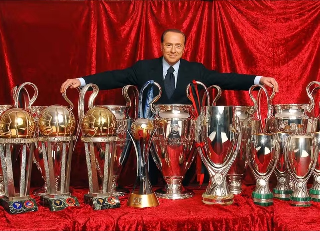 Ông chủ cũ của AC Milan, Silvio Berlusconi qua đời