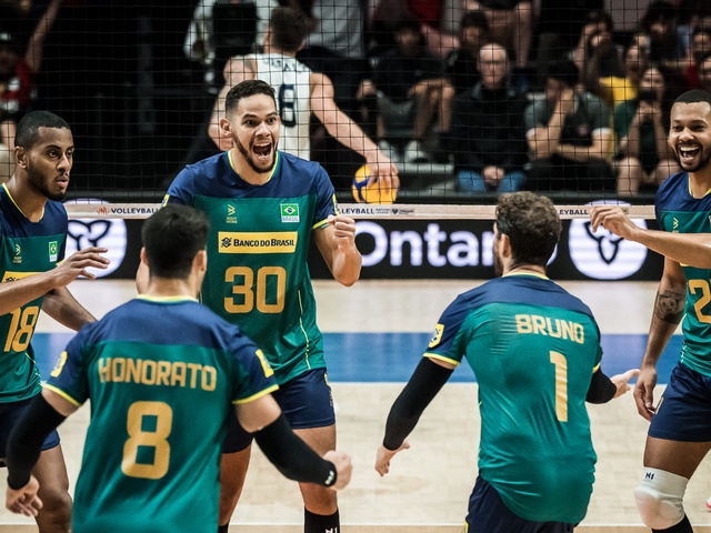 Lấy lại phong độ, bóng chuyền Brazil cắt đứt chuỗi bất bại của đội tuyển Mỹ tại VNL 2023