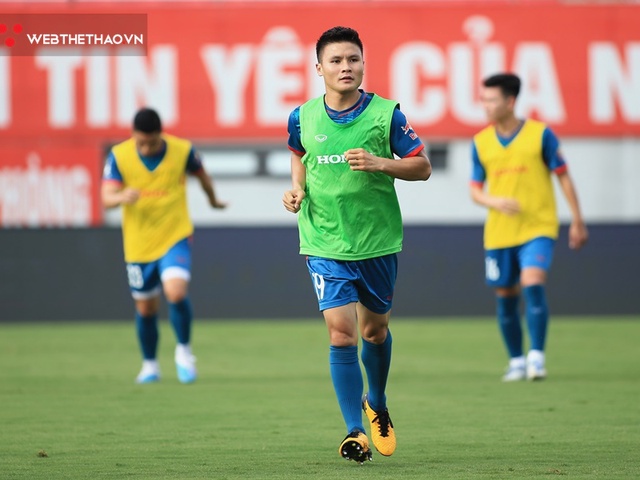 Đội hình ra sân Việt Nam vs Hong Kong hôm nay 15/6