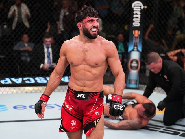  Arman Tsarukyan thách thức Michael Chandler: Hết cửa đối đầu Conor McGregor